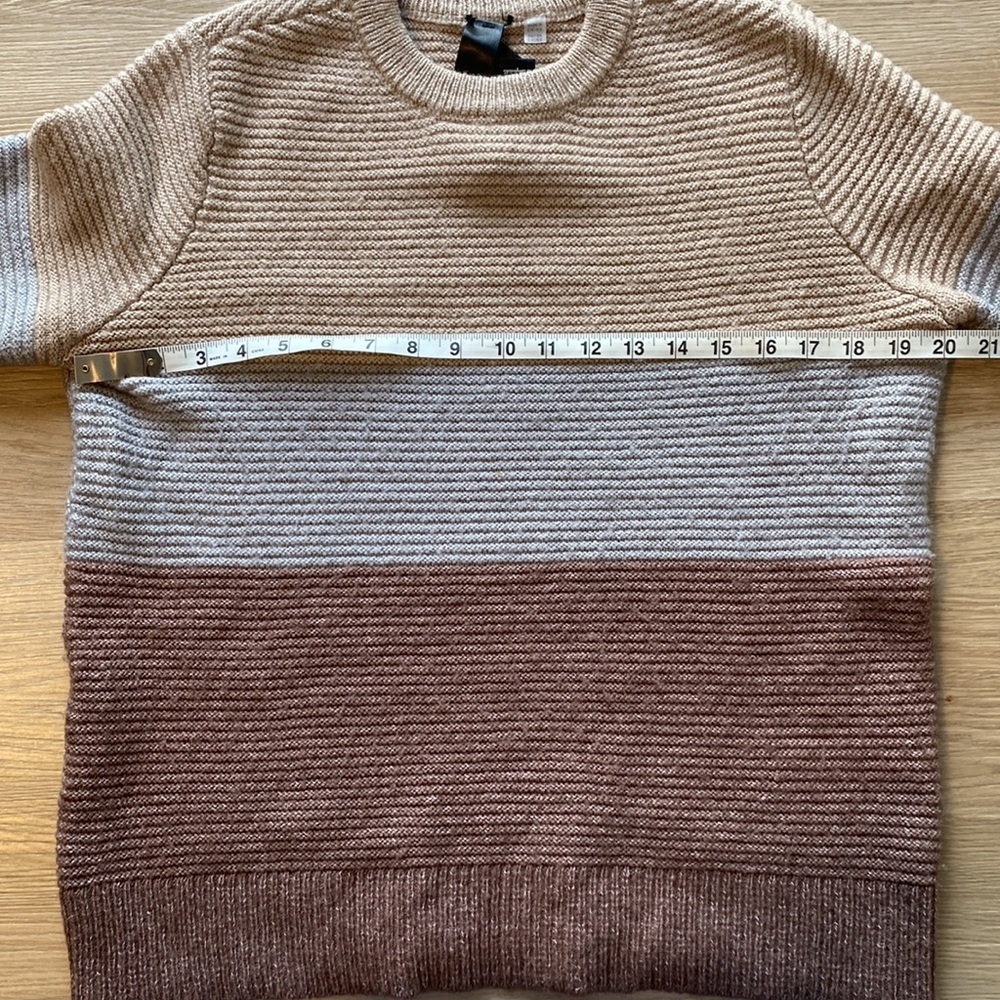 Motion Ribbed Chunky Knit Sweater - Picture 6 of 7